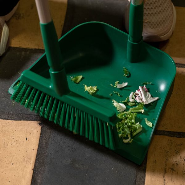 Dustpan Broom with Angled Thread 250mm green in use